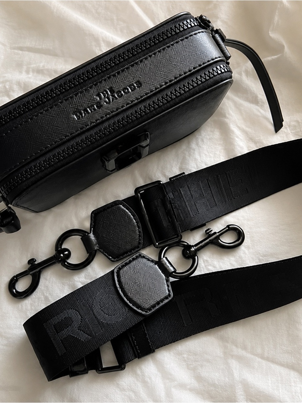 Marc Jacobs Black Double-J Saffiano Crossbody Camera Bag - Picture 3 of 4